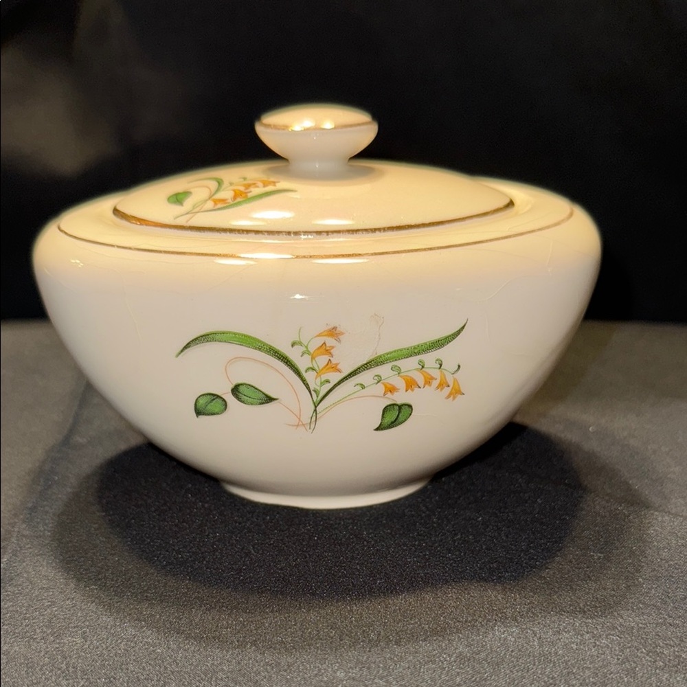 EUC beautiful Edwin Knowles Forsythia Gold Rimmed Covered Sugar Bowl & Lid
